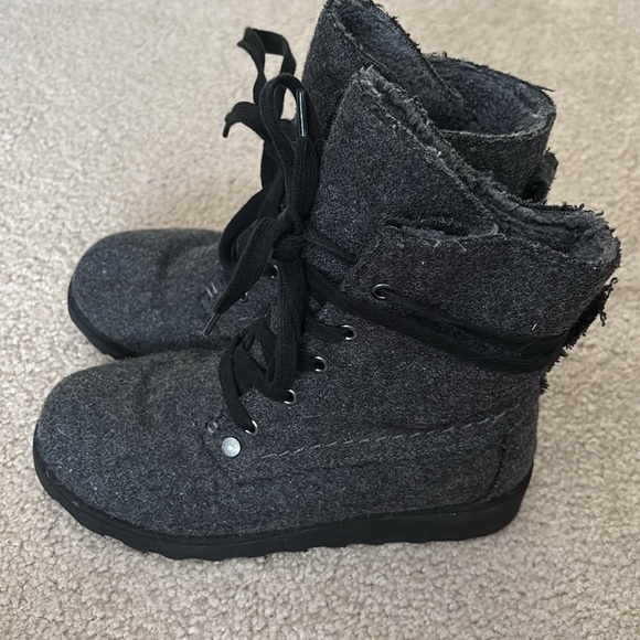 Bear Paw slipper booties size 6 - Picture 3 of 8